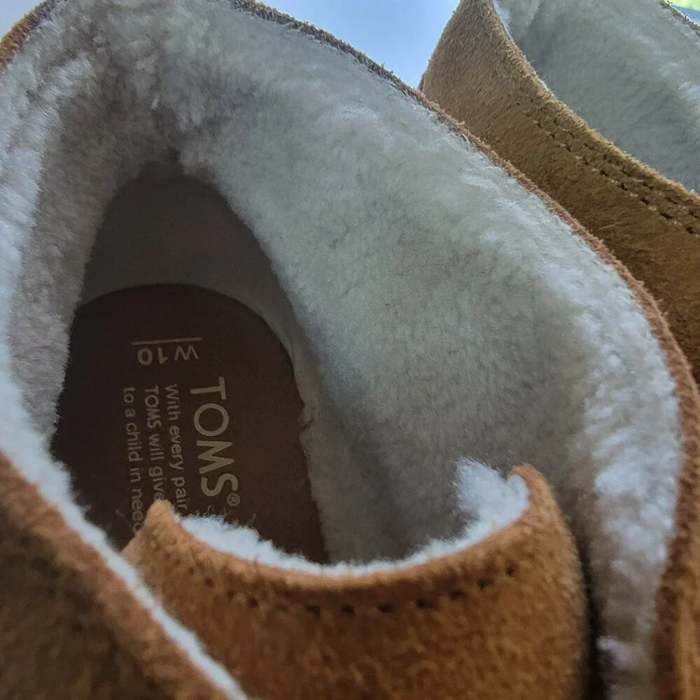 TOMS Desert Tan Suede Wedge Ankle Boots Women’s Size 10 Faux Fur Lined